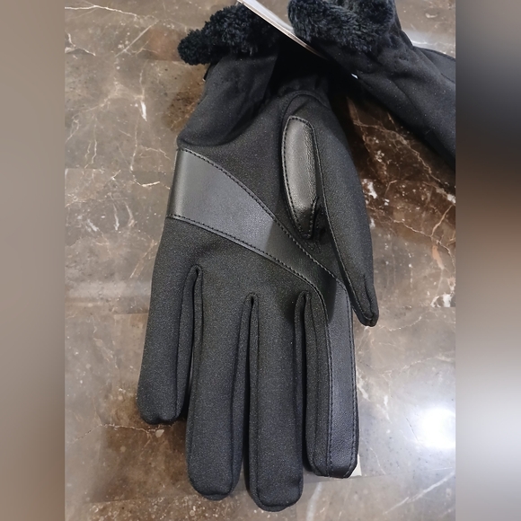 Isotoner Black Women's Gloves - Picture 10 of 10